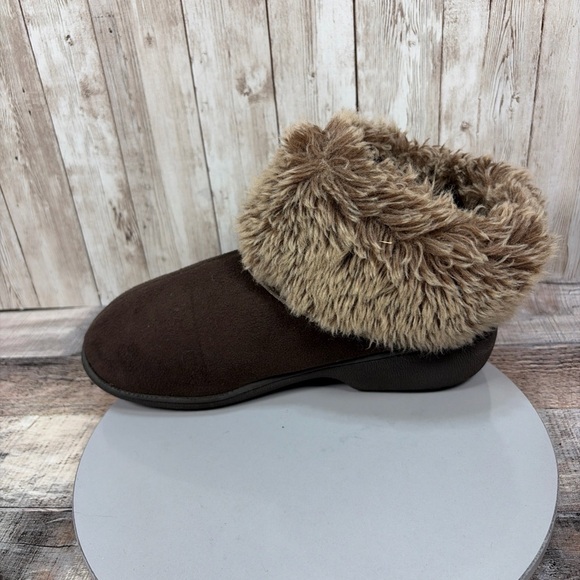Isotoner Women’s Recycled Brown Microsuede Mallory Boot Slipper Size 8.5-9 - Picture 9 of 16